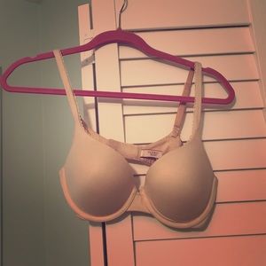 Victoria Secret’s Bra 34C cream color